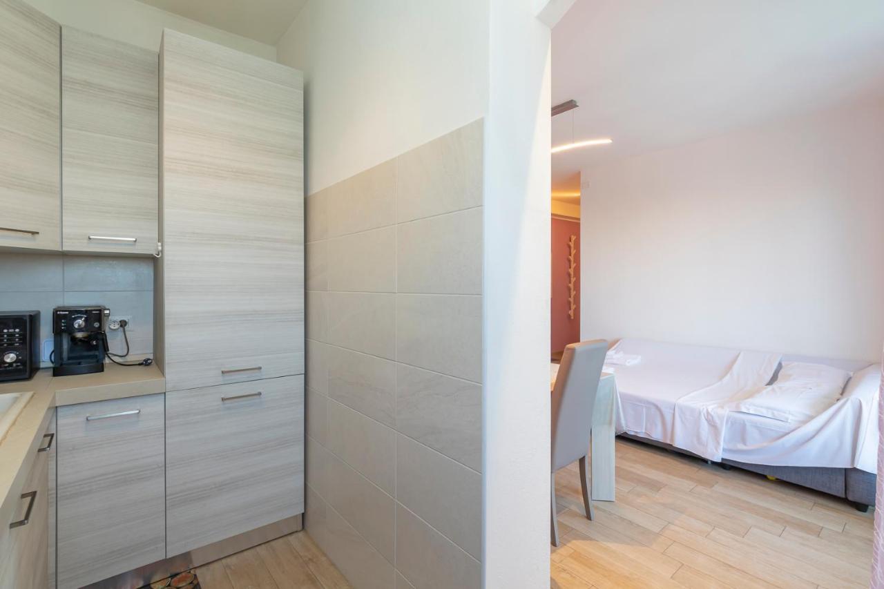 Big Apartment - Alcuino 7 Milánó Kültér fotó
